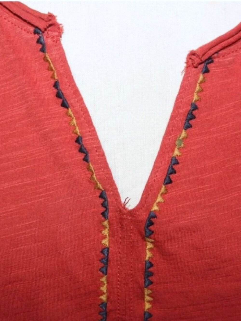 Pendleton 100% Cotton Rust Orange Embroidered Split V-Neck Tee Medium - Picture 2 of 9